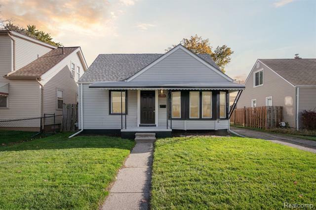 Property Photo:  23044 Crossley Avenue  MI 48030 