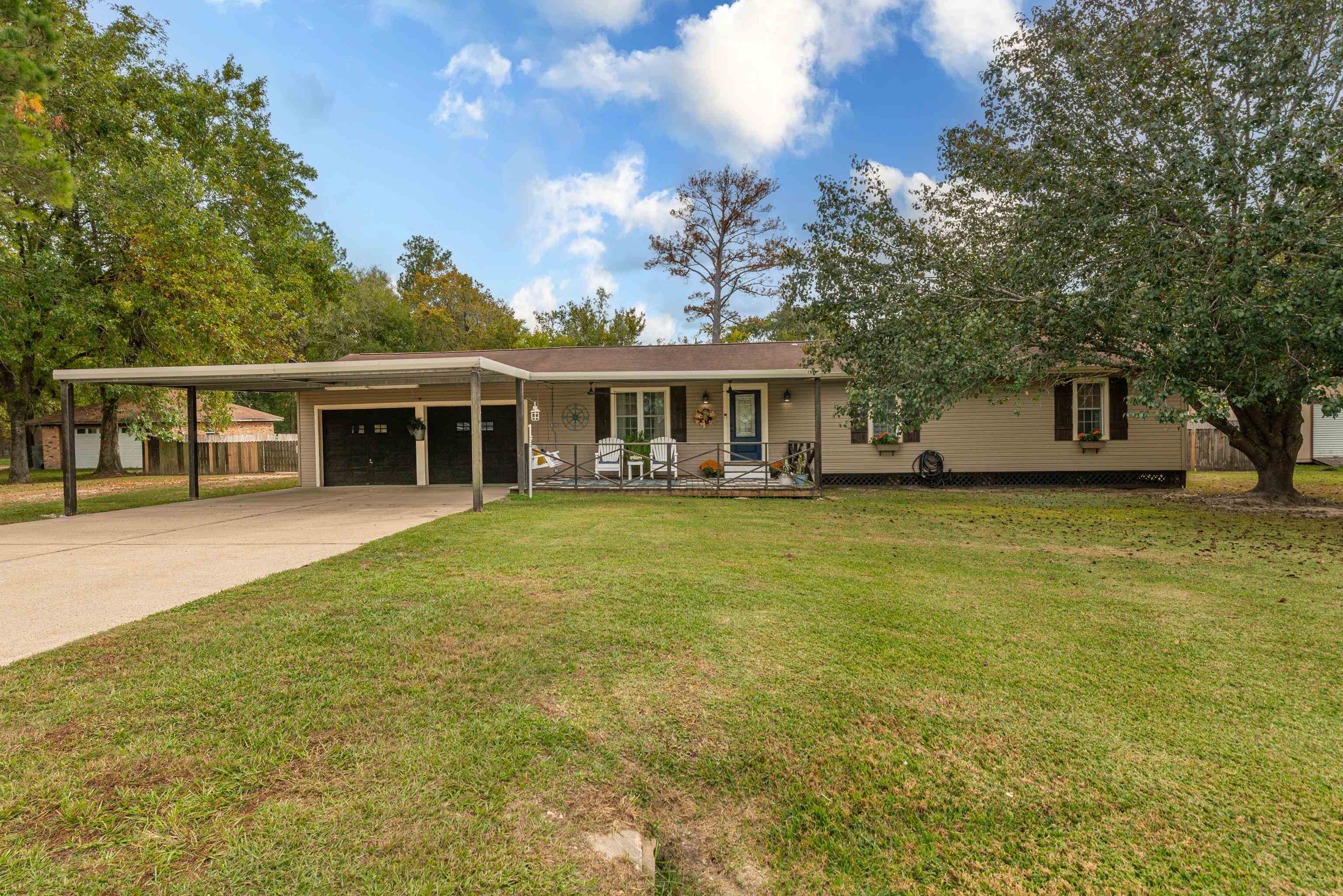 Property Photo:  275 Guedry  TX 77659 