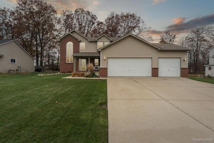 13414 Patrick Drive  Linden MI 48451 8452 photo