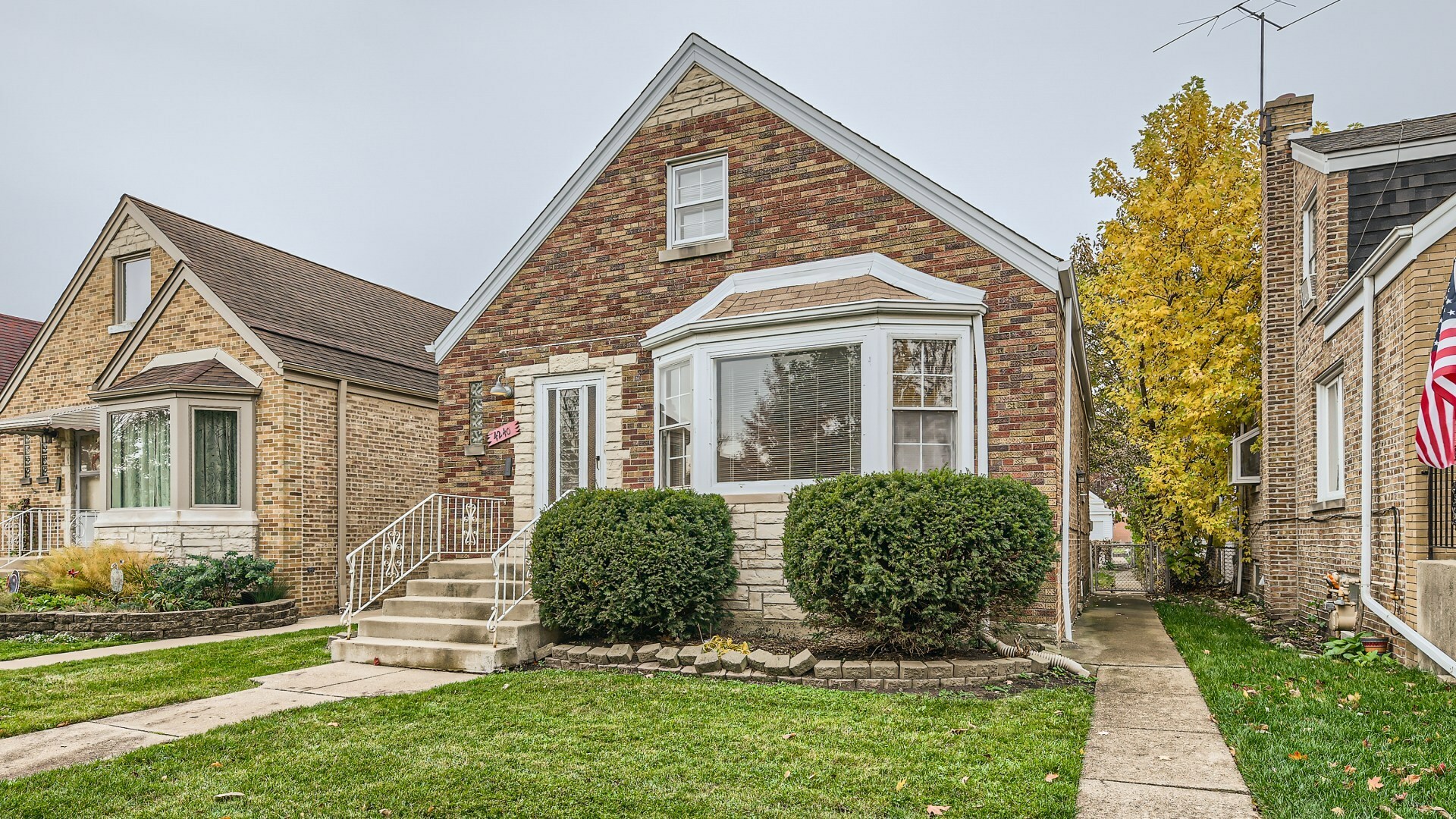 Property Photo:  4240 N Parkside Avenue  IL 60634 