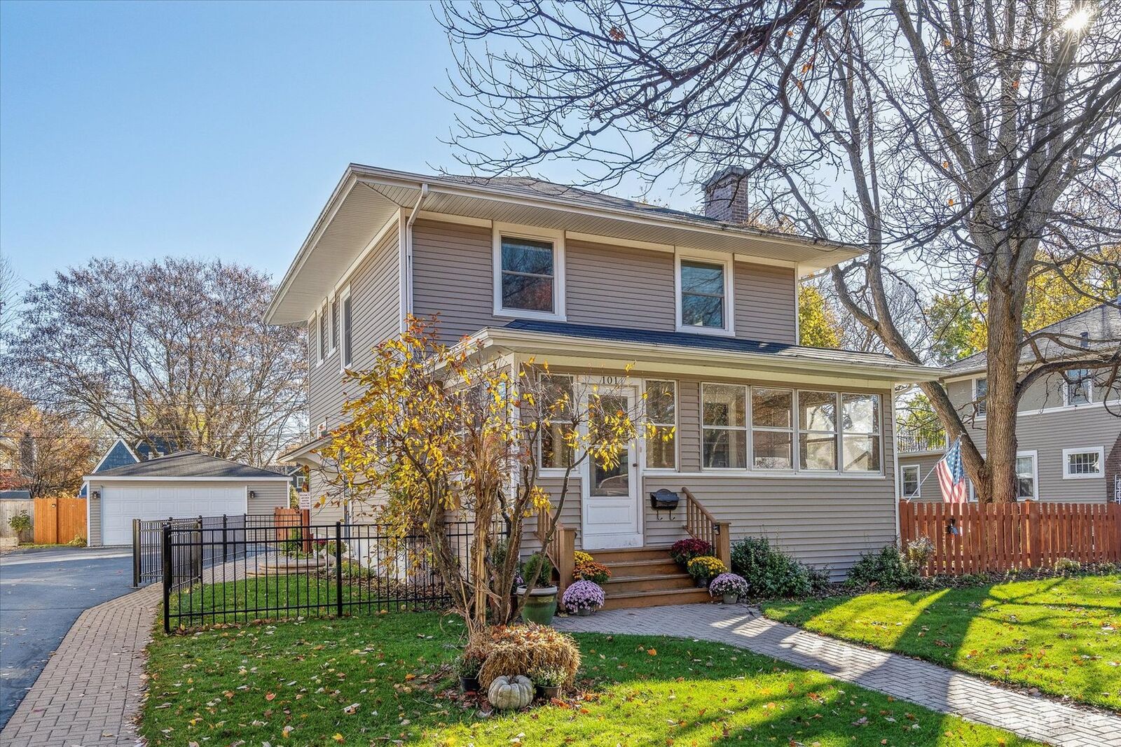 Property Photo: 101 N Lincoln Avenue IL 60134