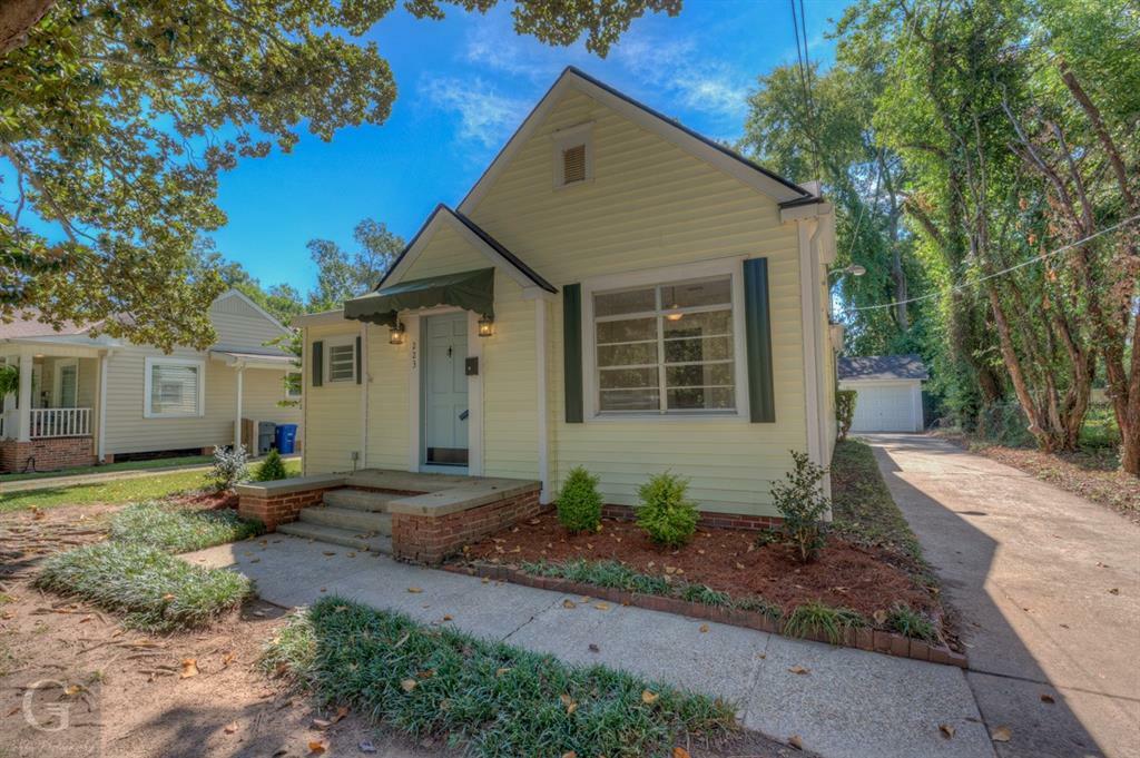 Property Photo:  223 Preston Avenue  LA 71105 