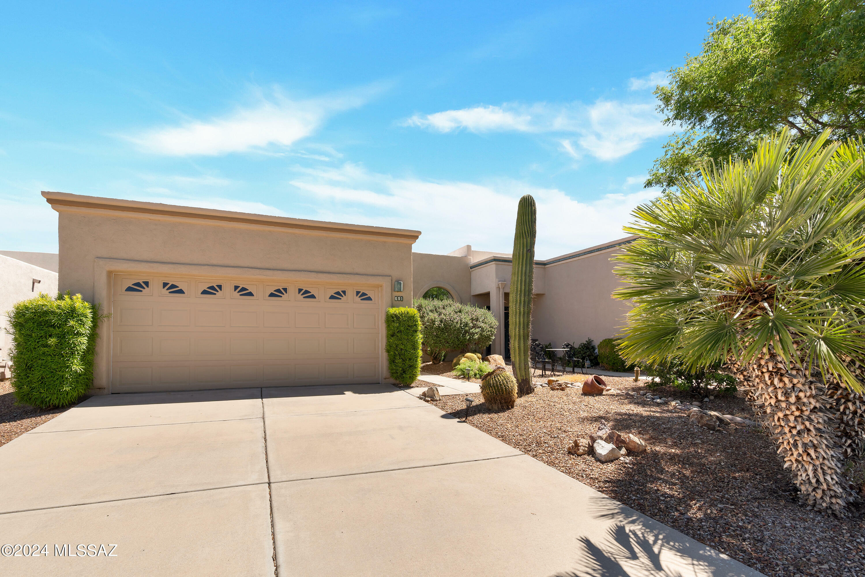 Property Photo:  691 W Waterview Drive  AZ 85614 