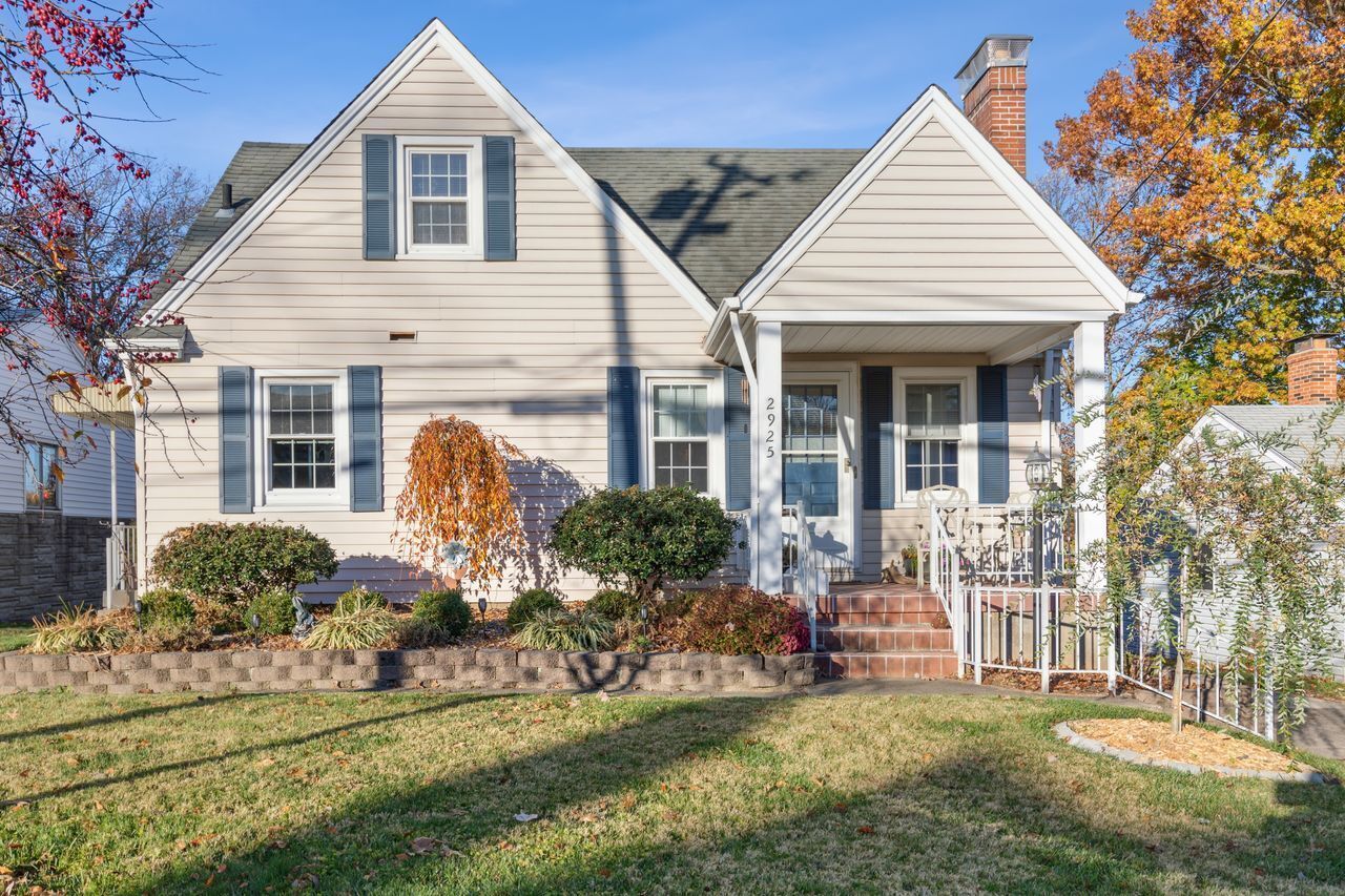 Property Photo:  2925 Carroll Avenue  OH 45248 