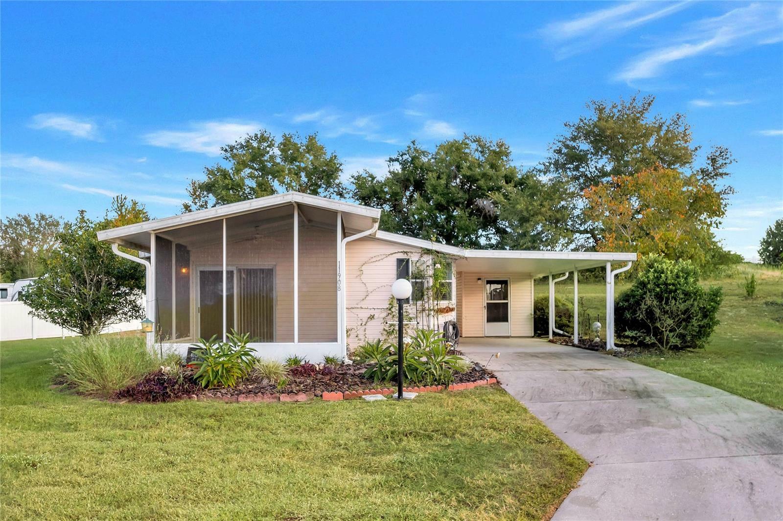 Property Photo:  11908 Sussex Hill Way  FL 34788 