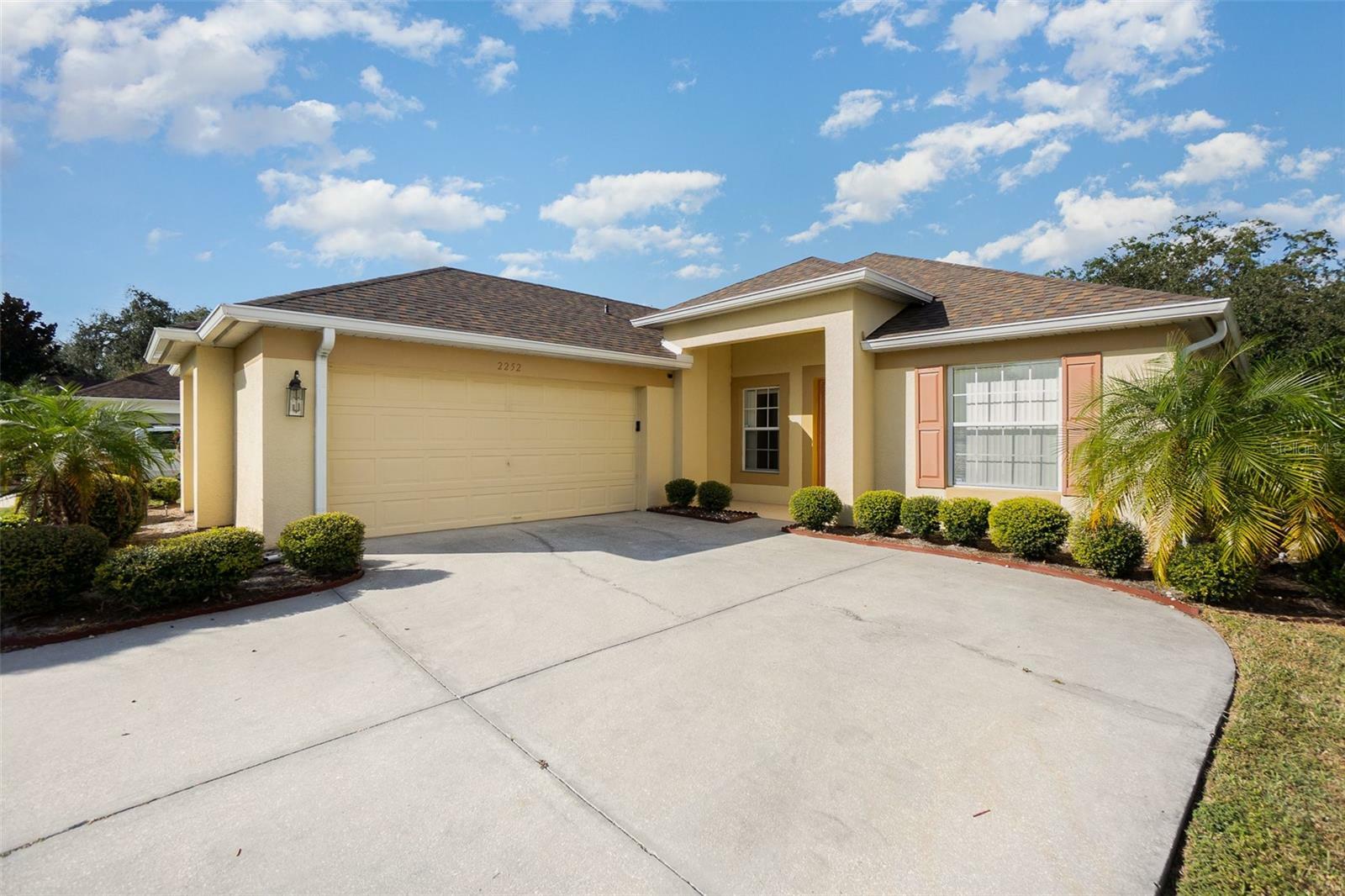 Property Photo:  2252 Meadow Oak Circle  FL 34746 