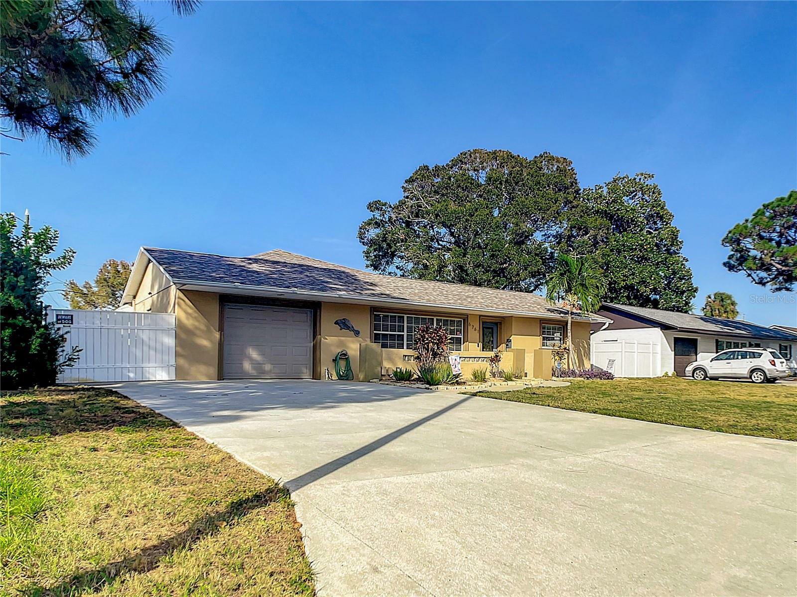 Property Photo:  6761 34th Avenue N  FL 33710 