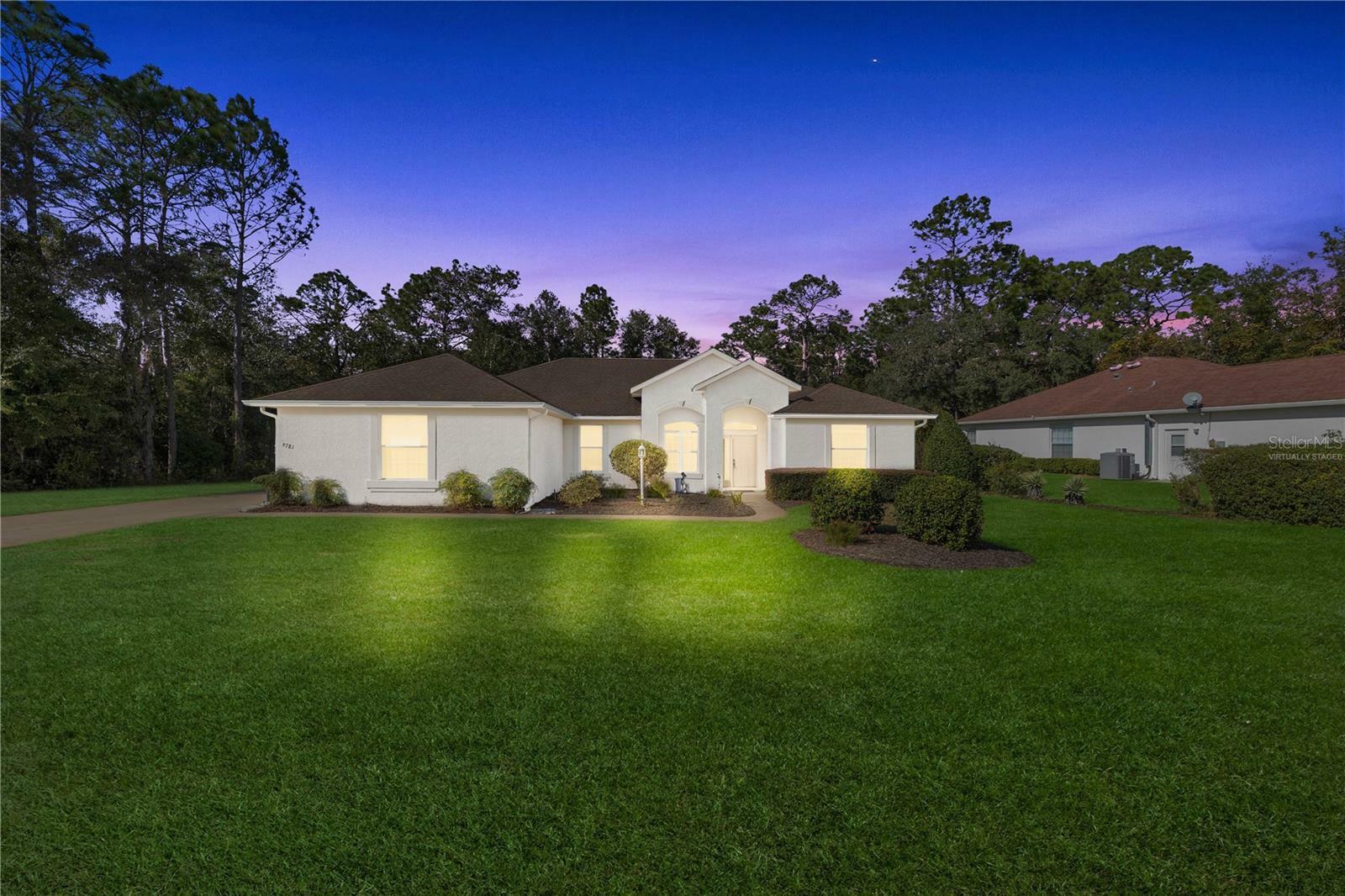 Property Photo:  9781 SW 196th Circle  FL 34432 