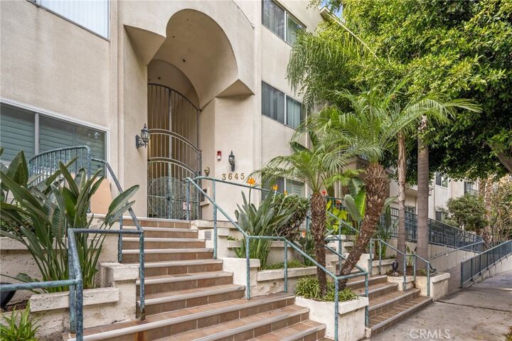 Property Photo:  3645 Cardiff Avenue 206  CA 90034 