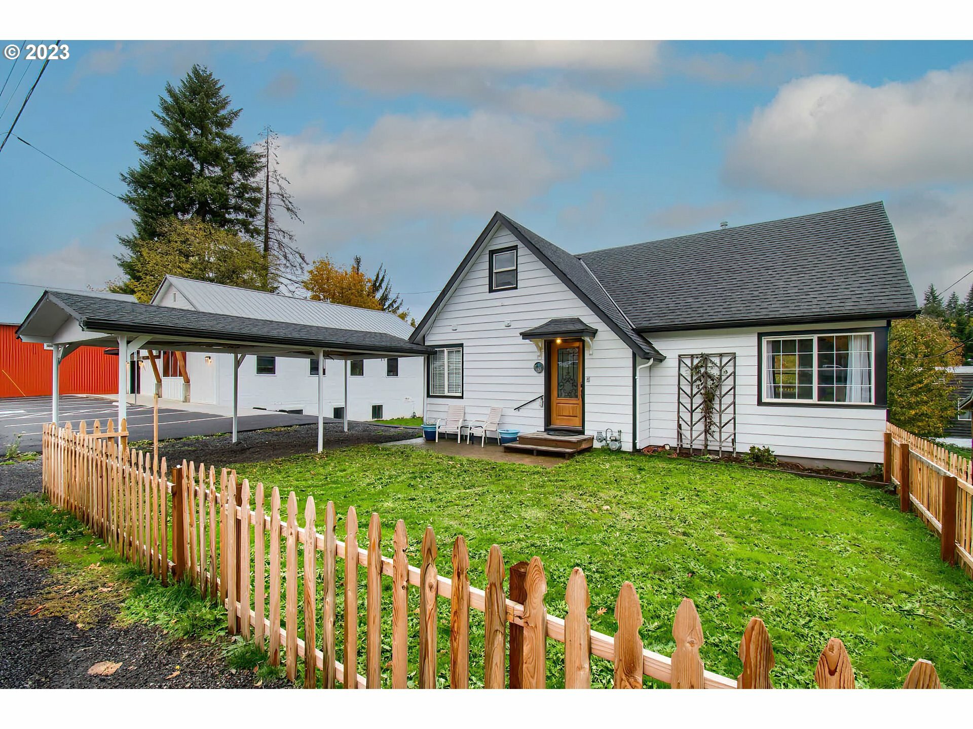 Property Photo: 932 Wind River Hwy WA 98610