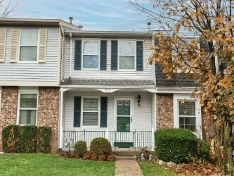 Property Photo:  925 Lynwood Ct  PA 16066 