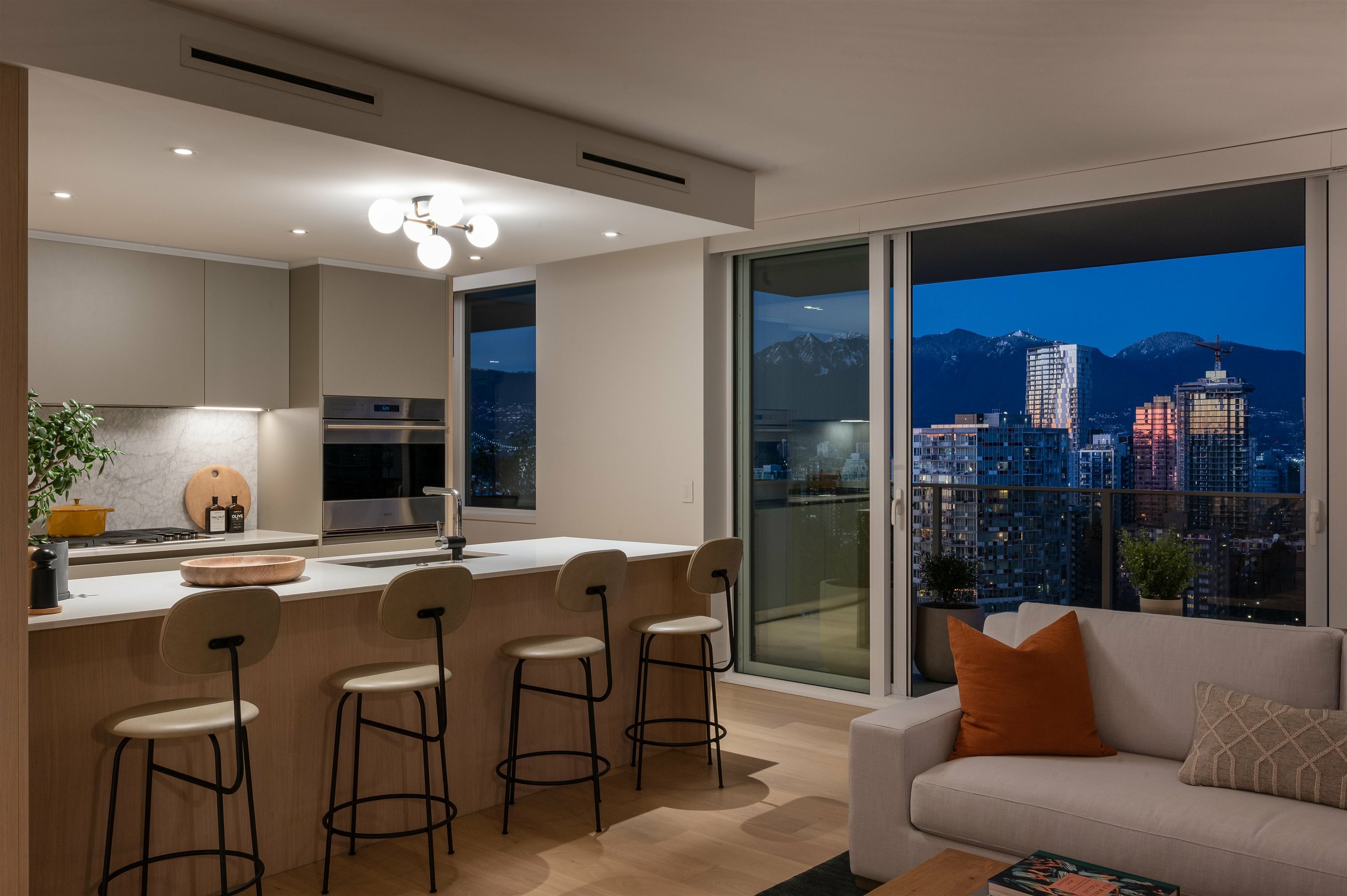 Property Photo: 1365 Davie Street 1702 BC V6E1N5