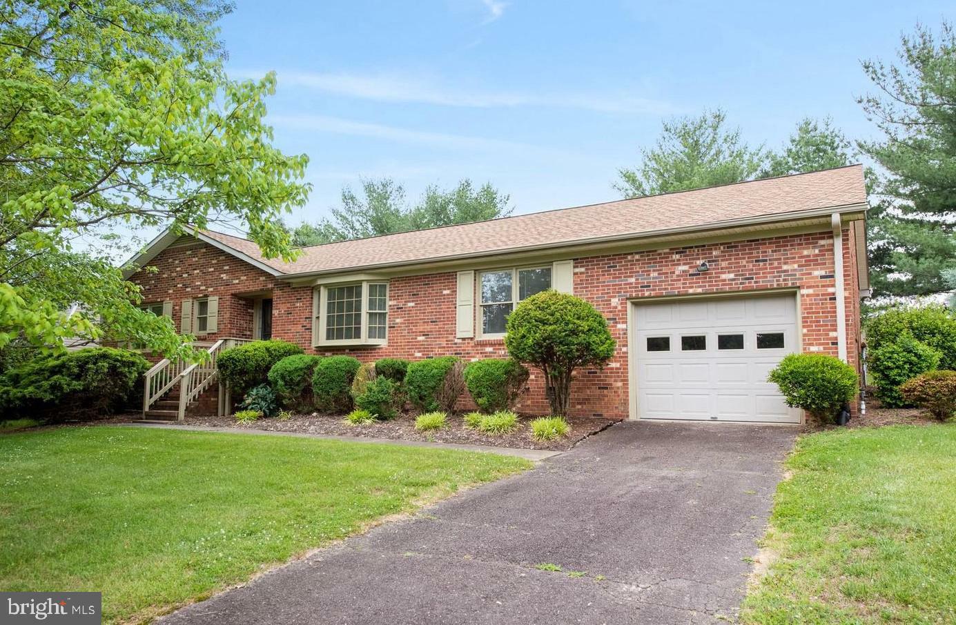 Property Photo:  301 Inglewood Drive  VA 22407 