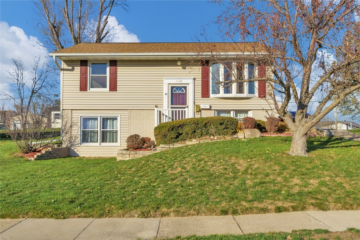 Property Photo: 5432 Skyline Drive NW IA 52405