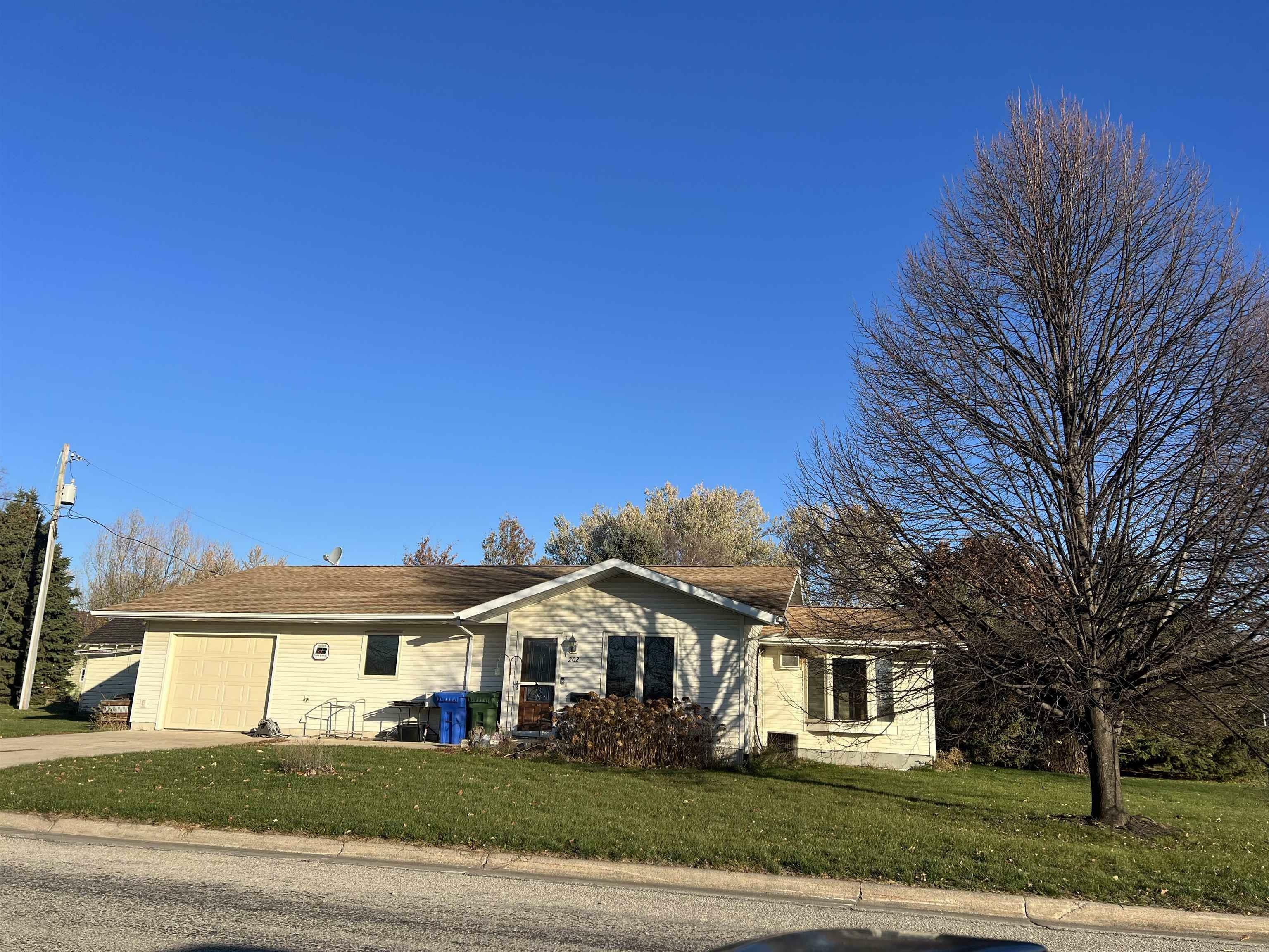 Property Photo:  202 3rd Street  IA 50602 