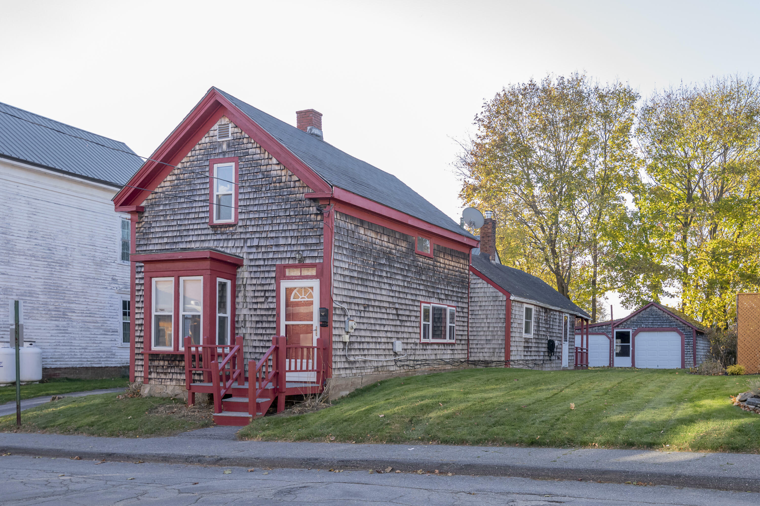 Property Photo:  8 Maple Street  ME 04530 