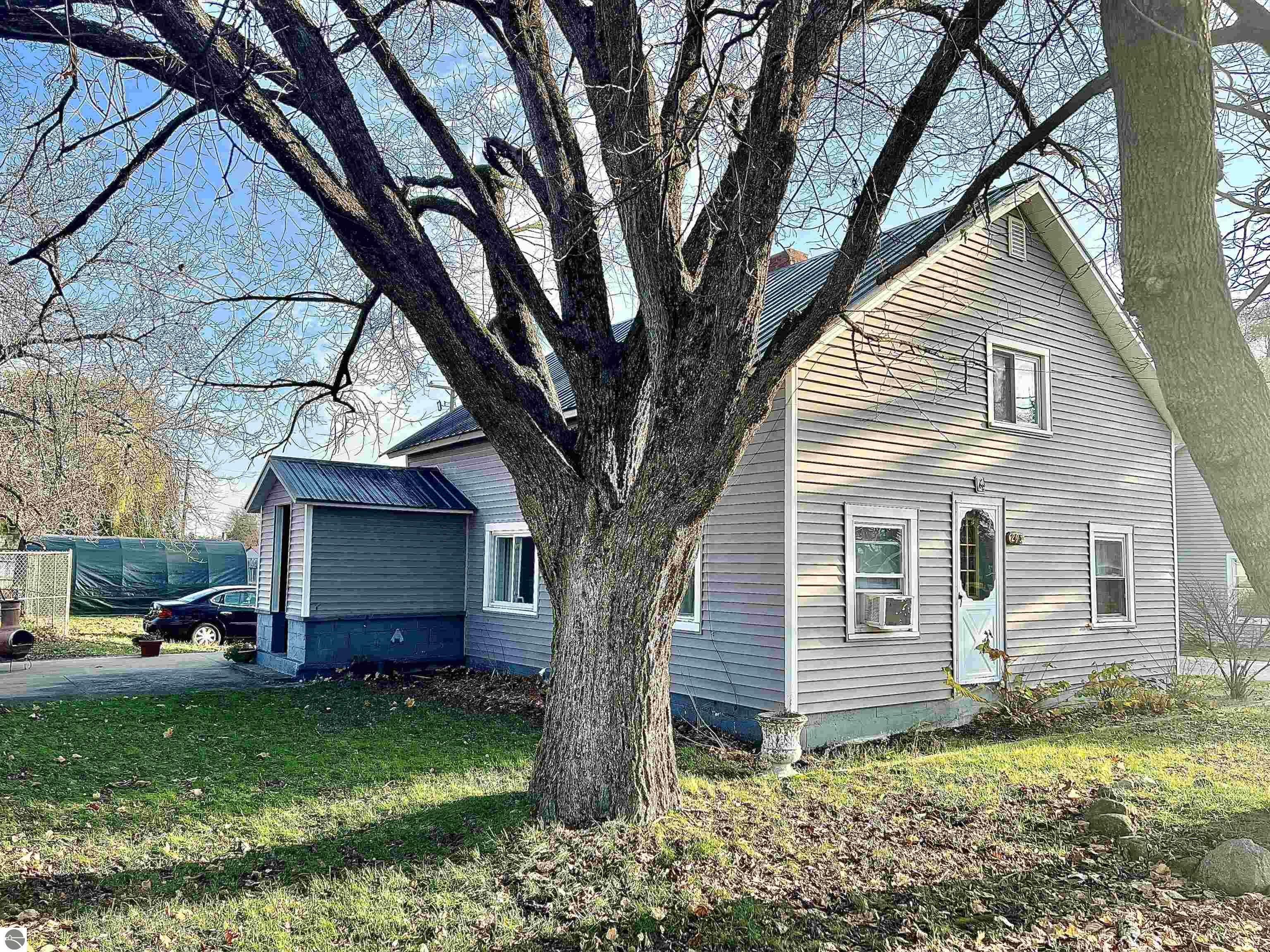 Property Photo:  205 Oak Street  MI 49646 