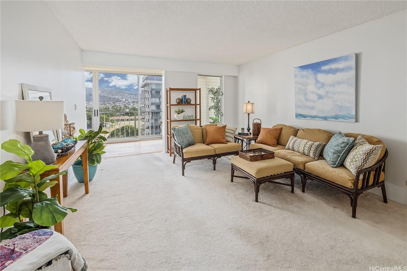 Property Photo:  2575 Kuhio Avenue 1102  HI 96815 