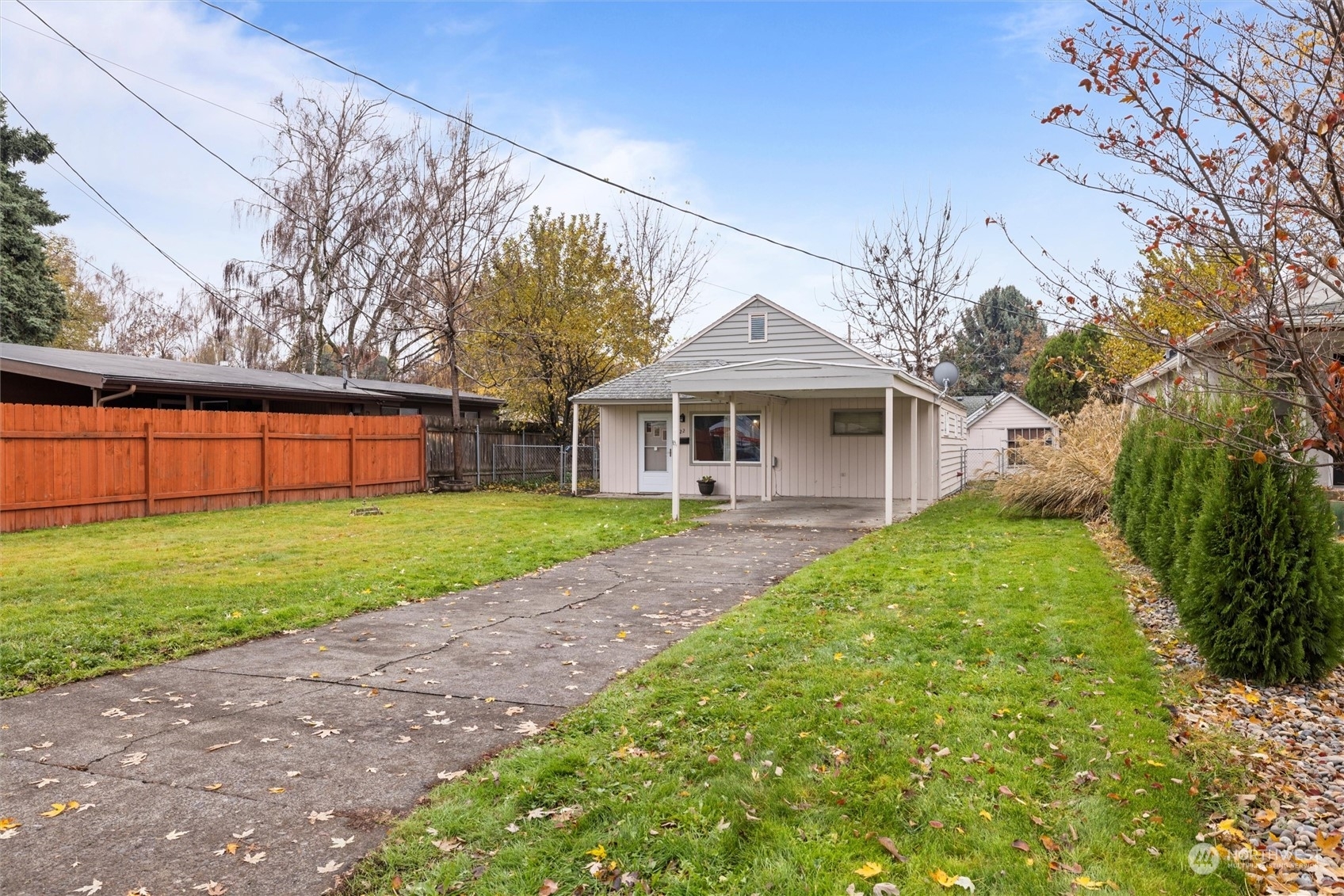 Property Photo:  522 Hope Street  WA 99362 