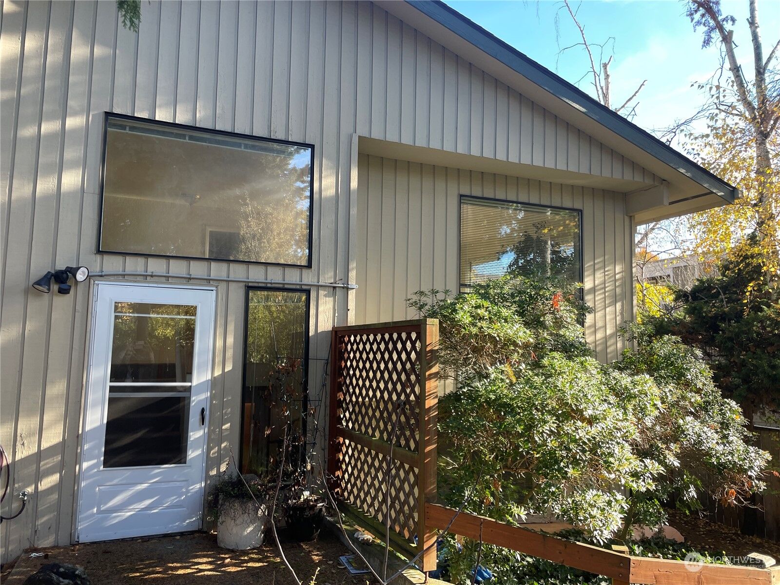 Property Photo:  3913 1st Avenue NW  WA 98107 