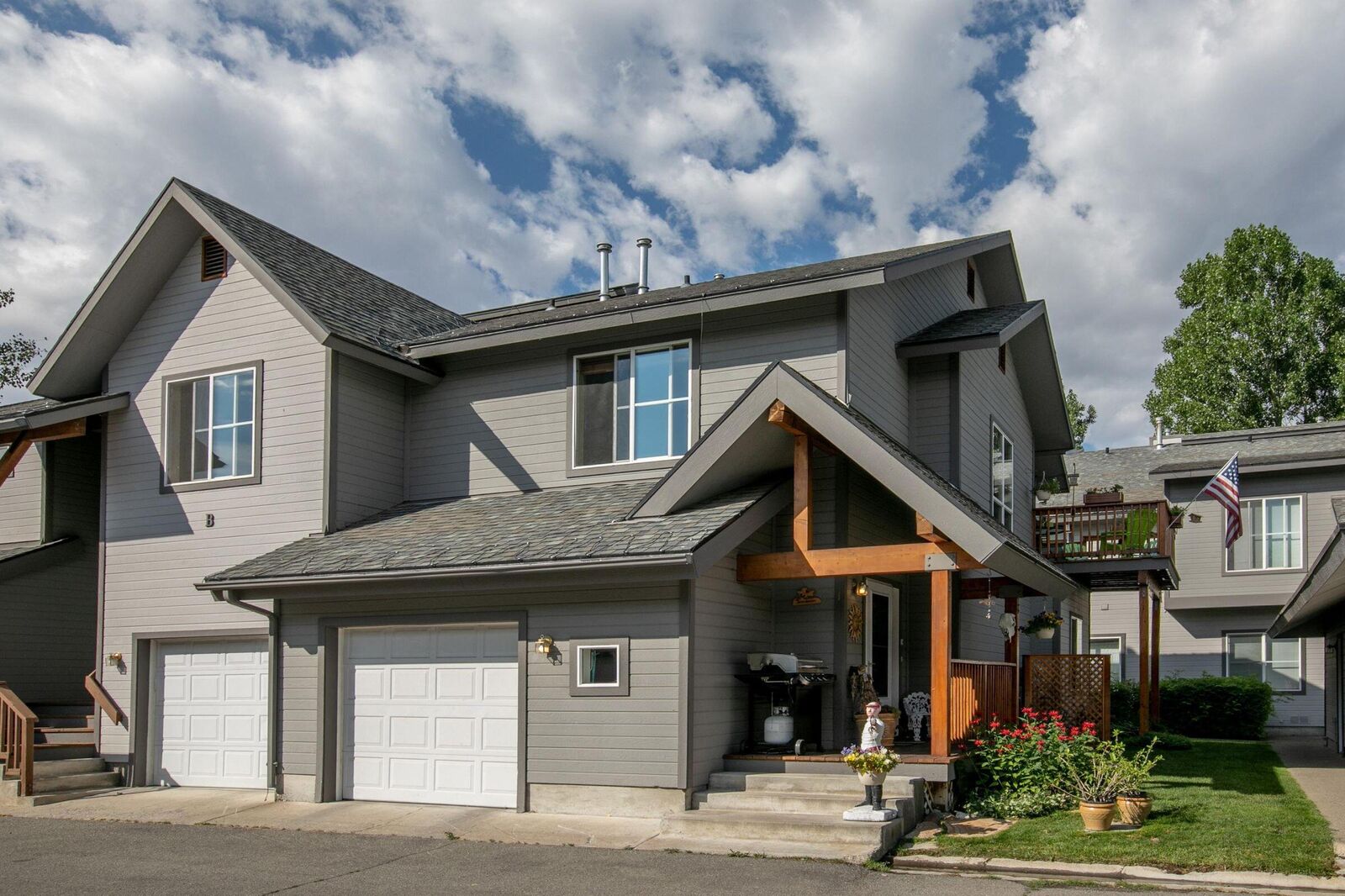 Property Photo: 720 S 4th Ave B1 ID 83333