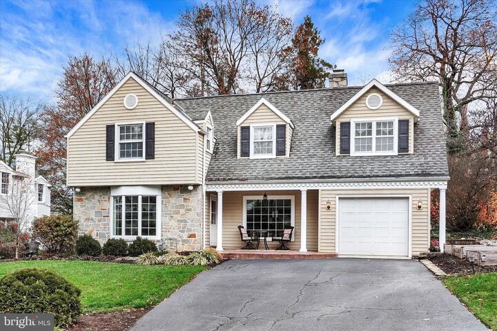 1317 Sleepyhollow Road  York PA 17403 photo