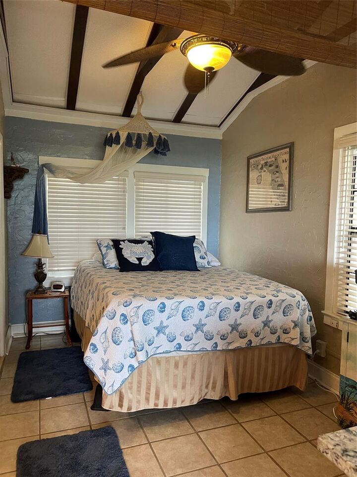 Property Photo: 1203 N Atlantic Avenue 3 FL 32169