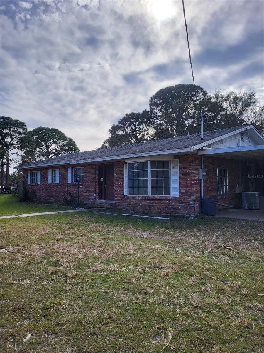 Property Photo: 1290 Kenard Street FL 32168