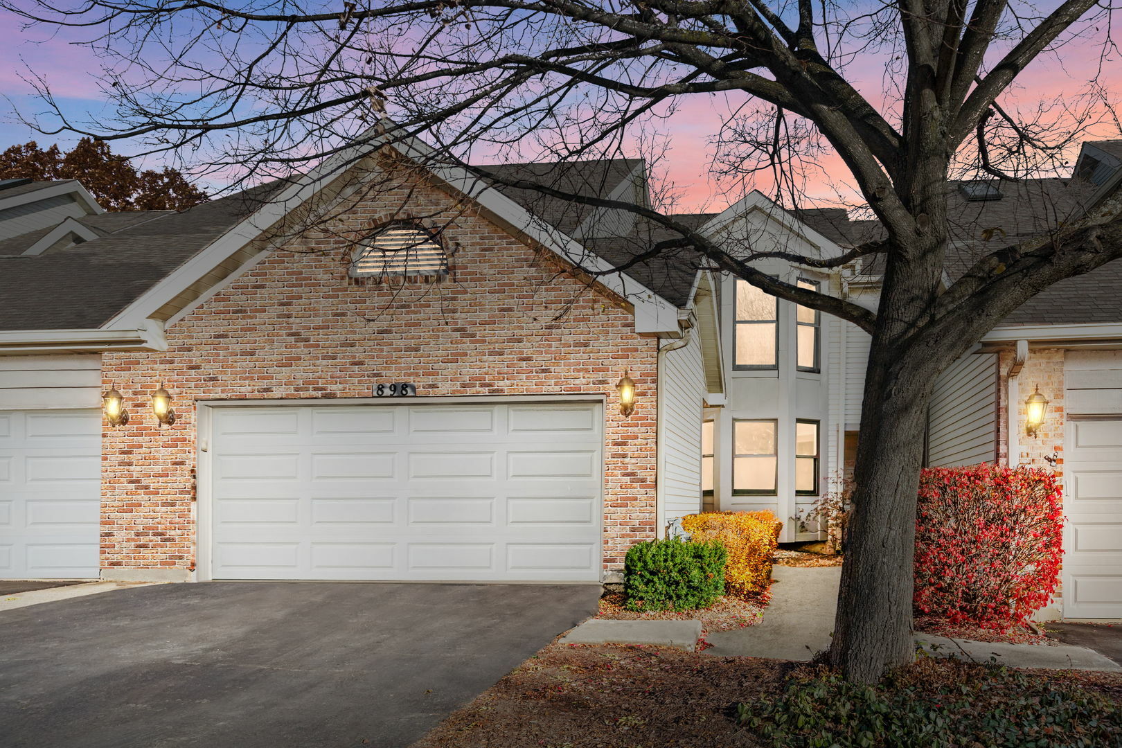 Property Photo: 898 N Auburn Woods Drive IL 60067