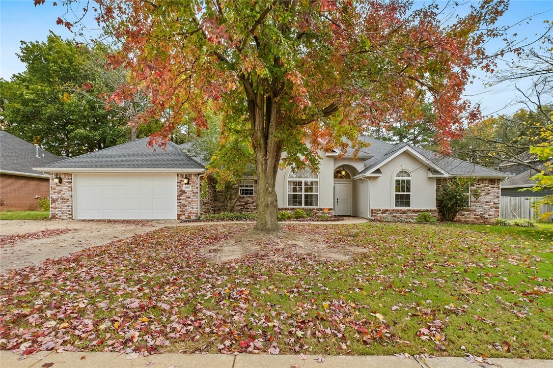Property Photo:  1607 S 15th Place  AR 72758 