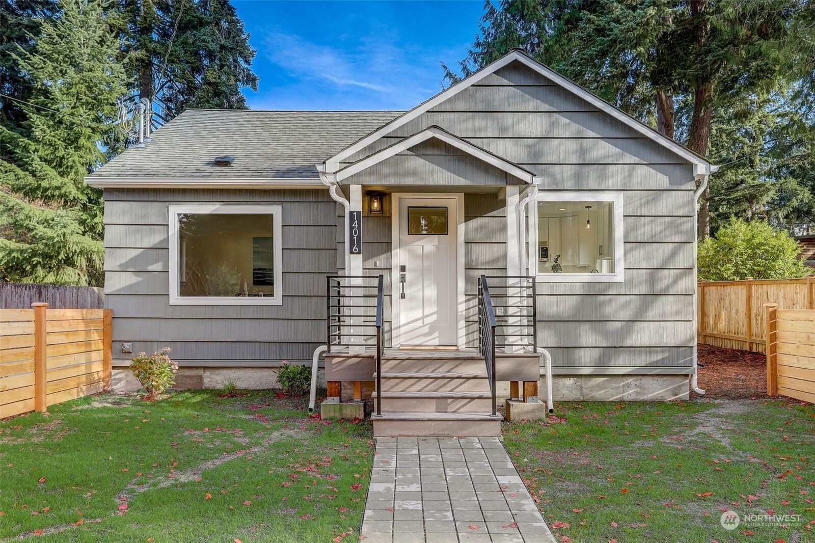 Property Photo: 14016 2nd Avenue NW WA 98177