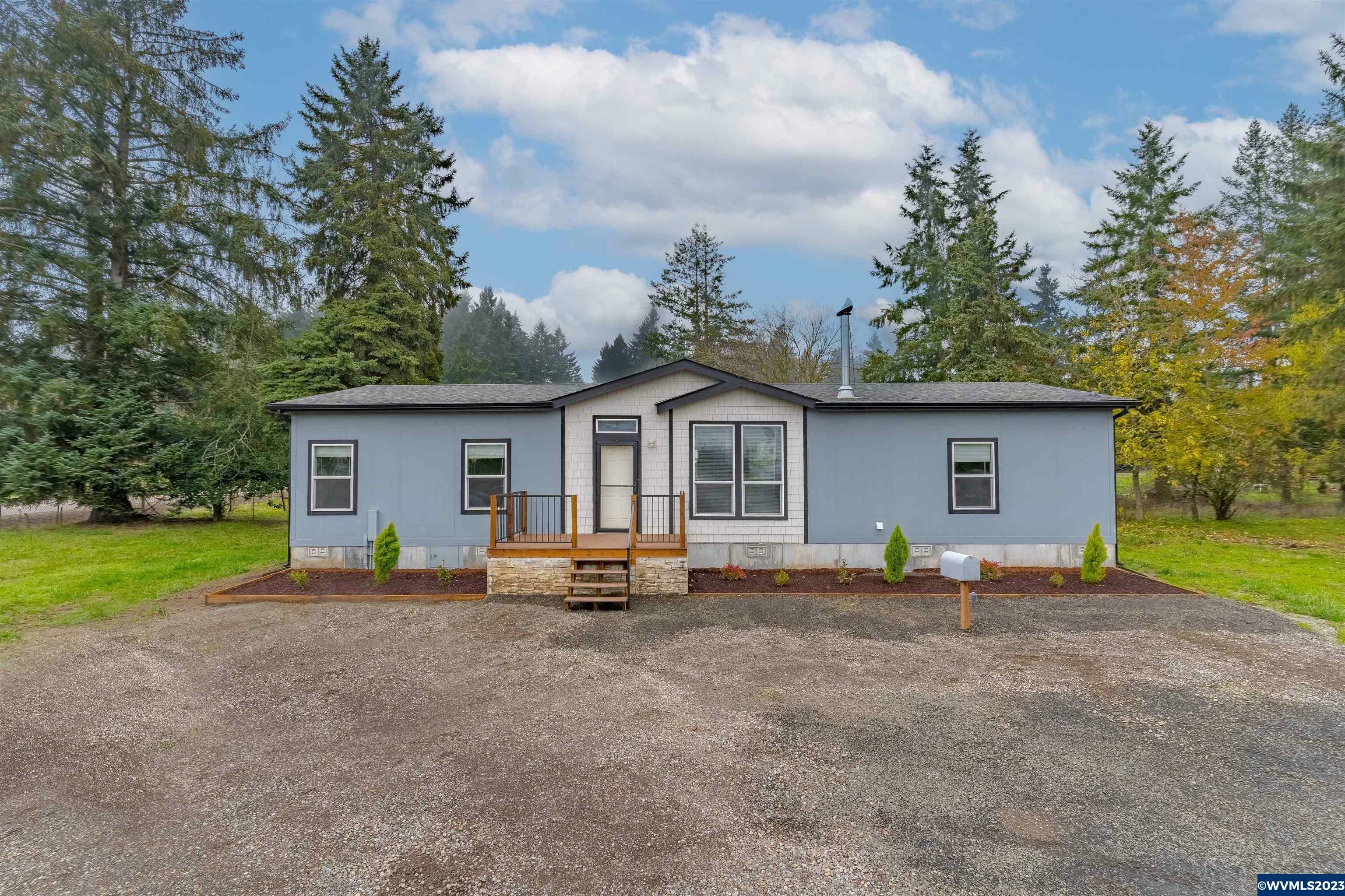 Property Photo:  4215  Cloverdale Dr SE  OR 97392 