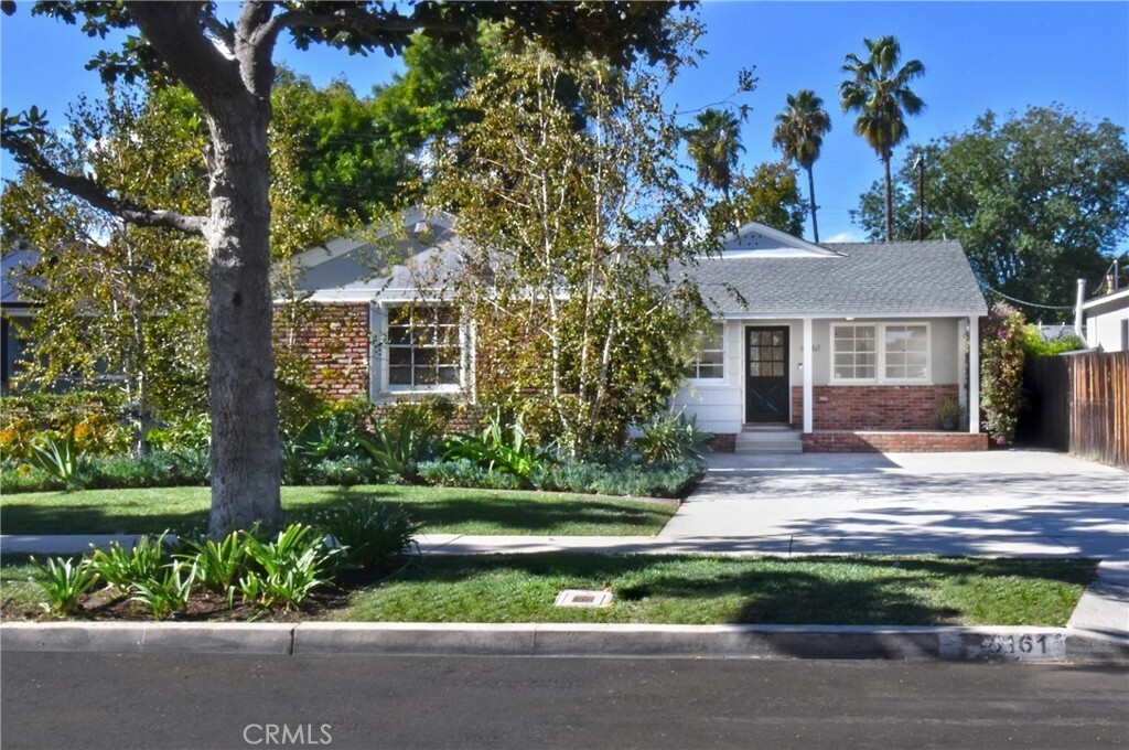 Property Photo:  6161 Costello Avenue  CA 91401 