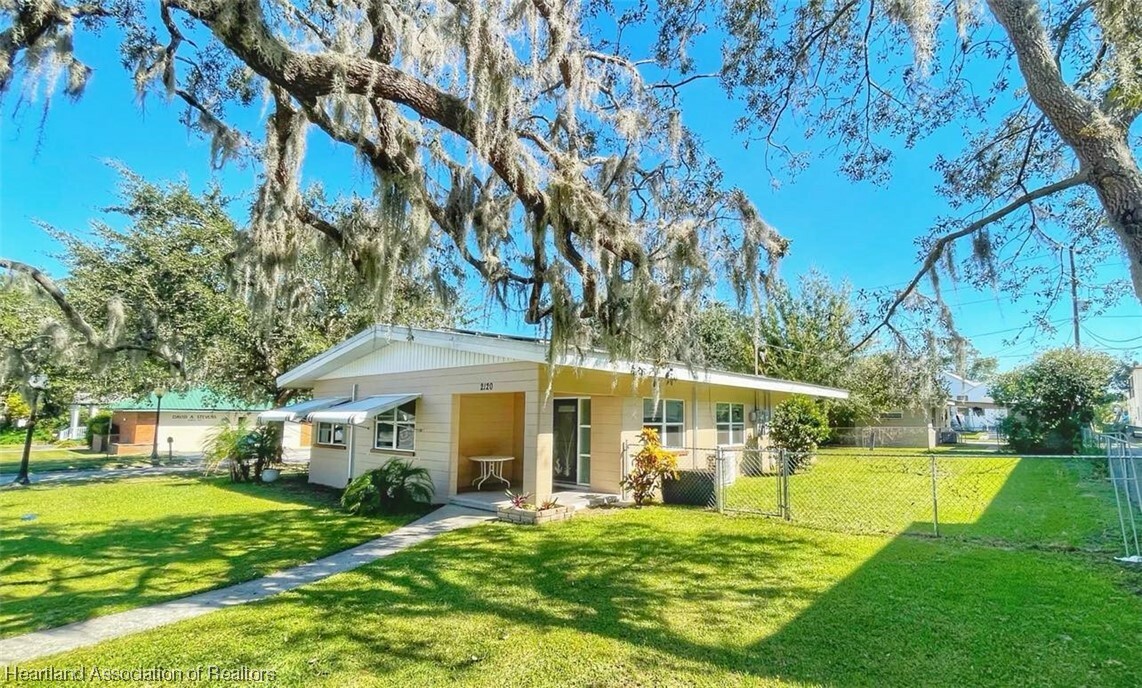 2120 Lakeview Drive  Sebring FL 33870 photo