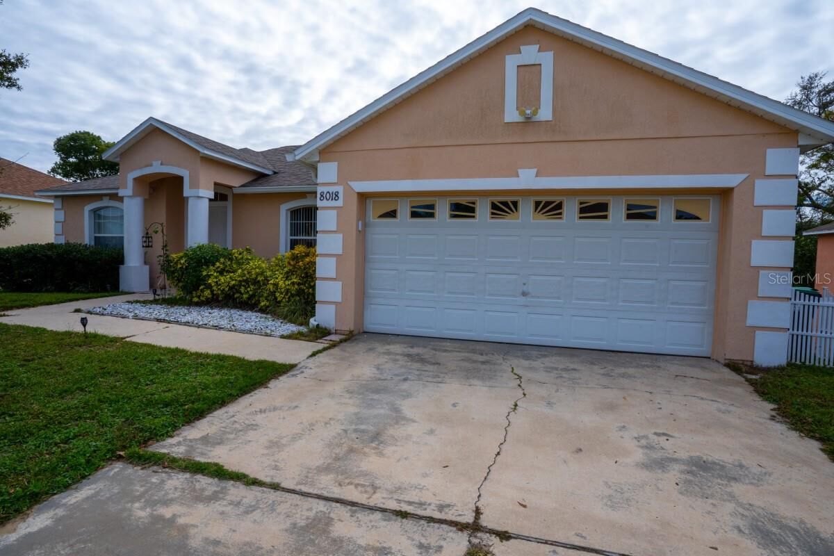 Property Photo: 8018 Lake Park Estates Boulevard FL 32818