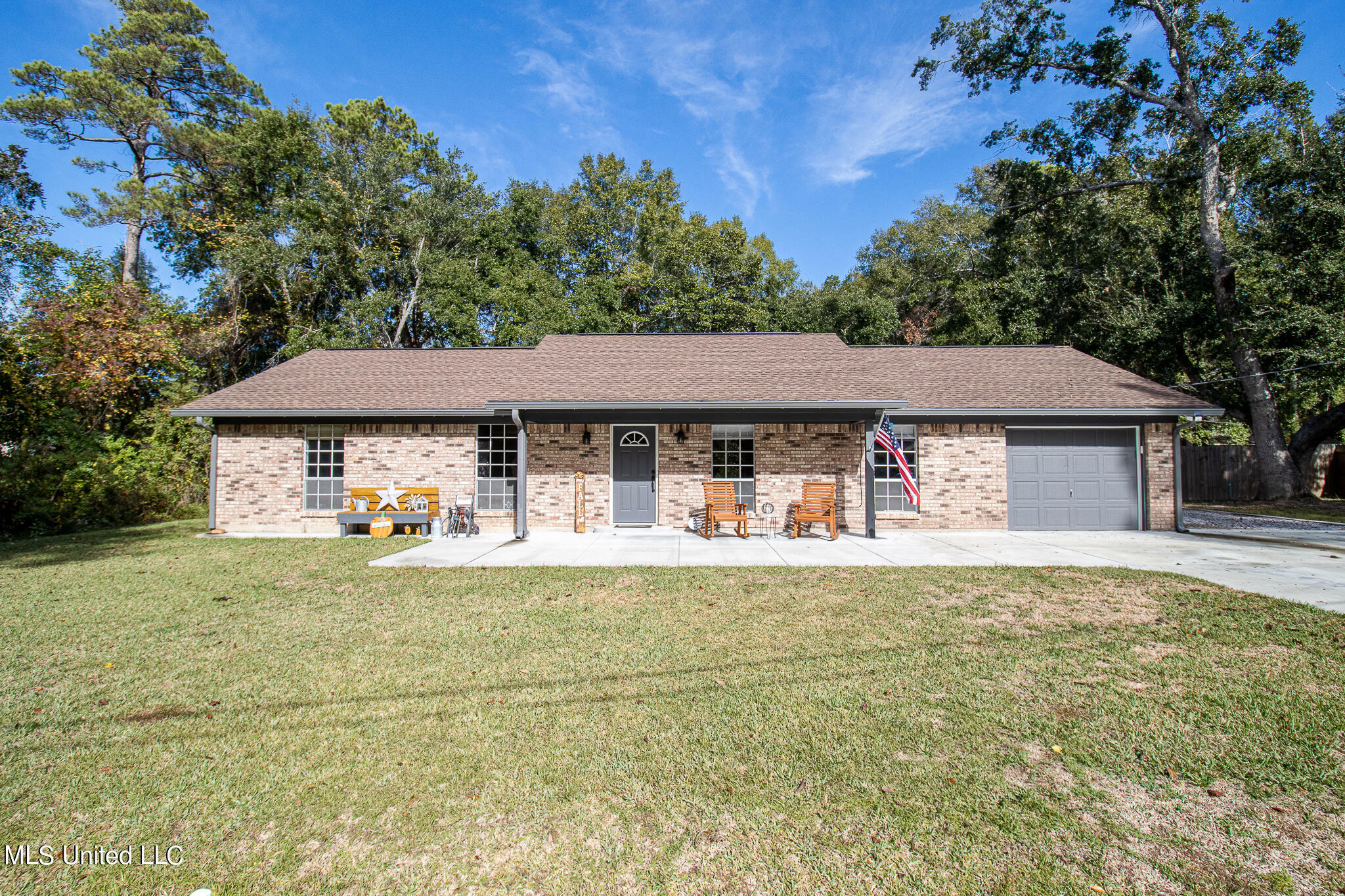 Property Photo:  3118 Grouper Road  MS 39553 