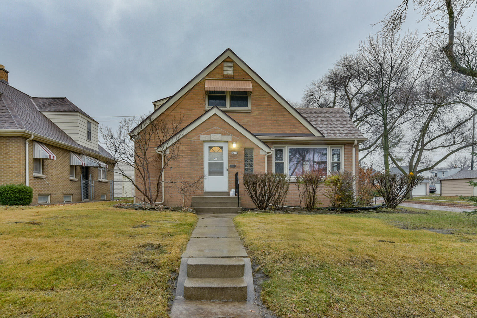 Property Photo:  3272 S 26th St  WI 53215 