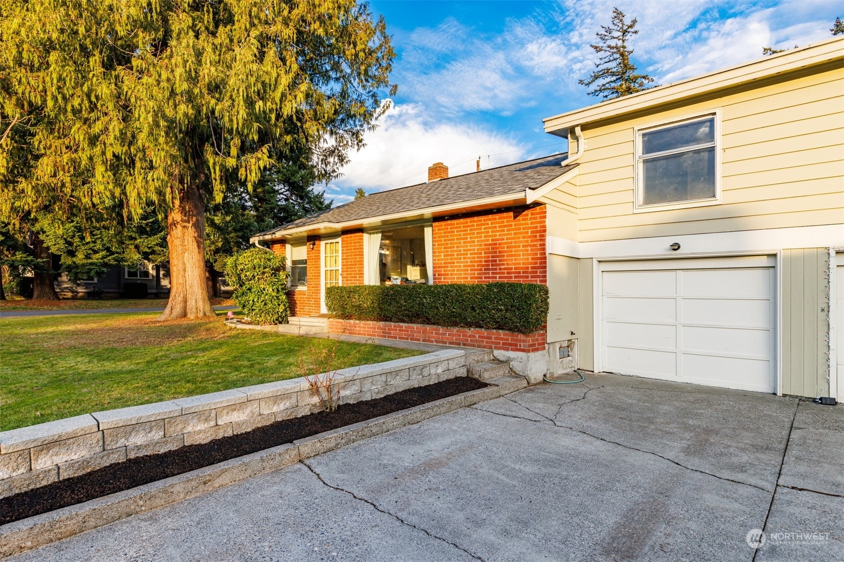 Property Photo: 2926 Kulshan Street WA 98225