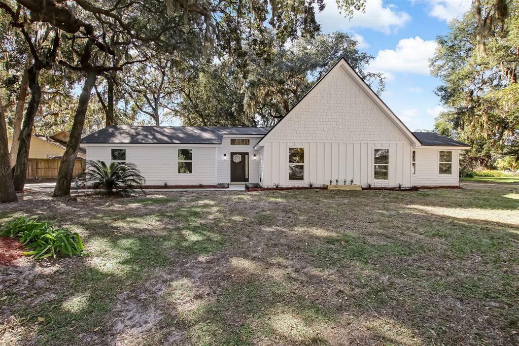 Property Photo:  2118 Oak Bluff Court  FL 32034 