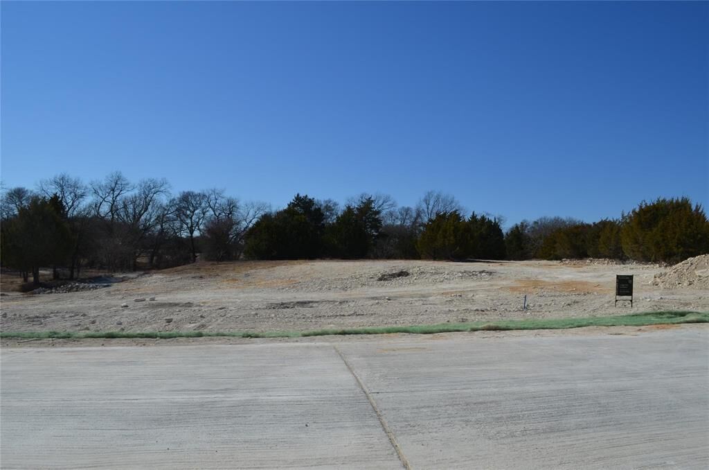 Property Photo: 6040 Dos Cerros Lane TX 76065