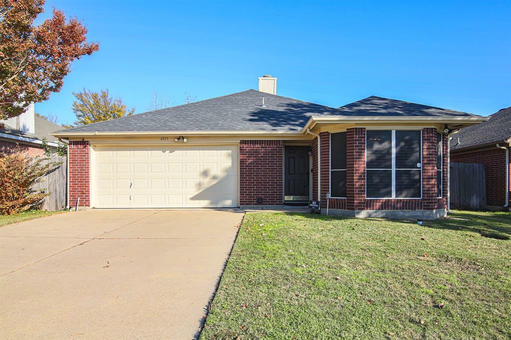 Property Photo:  6915 Flaxford Trail  TX 76001 