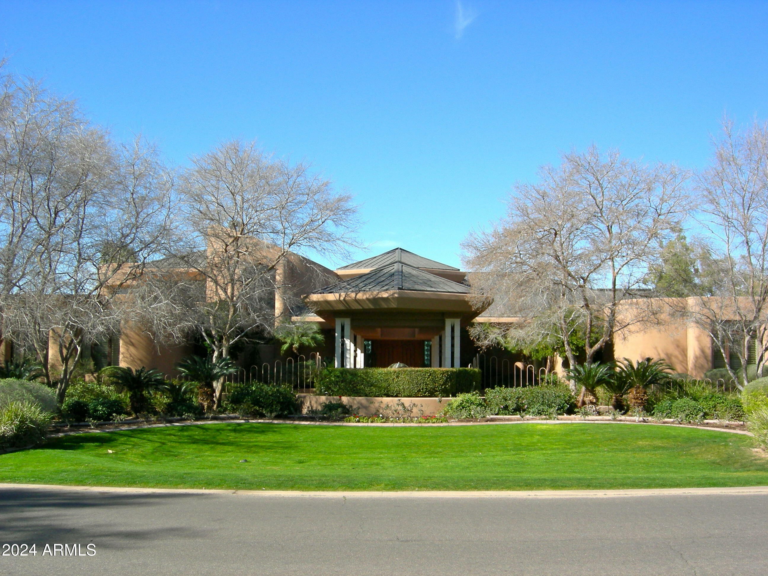 Property Photo: 15 Biltmore Estates Drive AZ 85016