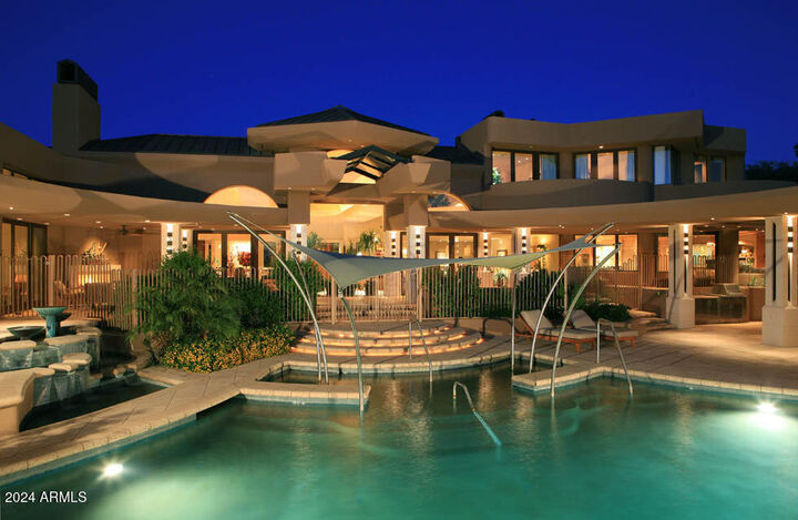 Property Photo: 15 Biltmore Estates Drive AZ 85016