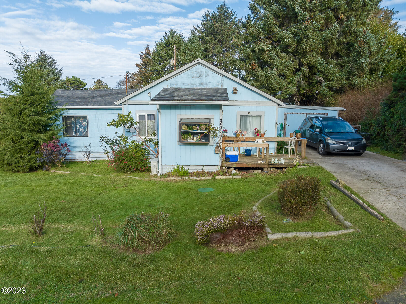 Property Photo: 1040 SW Seabrook Lane OR 97394