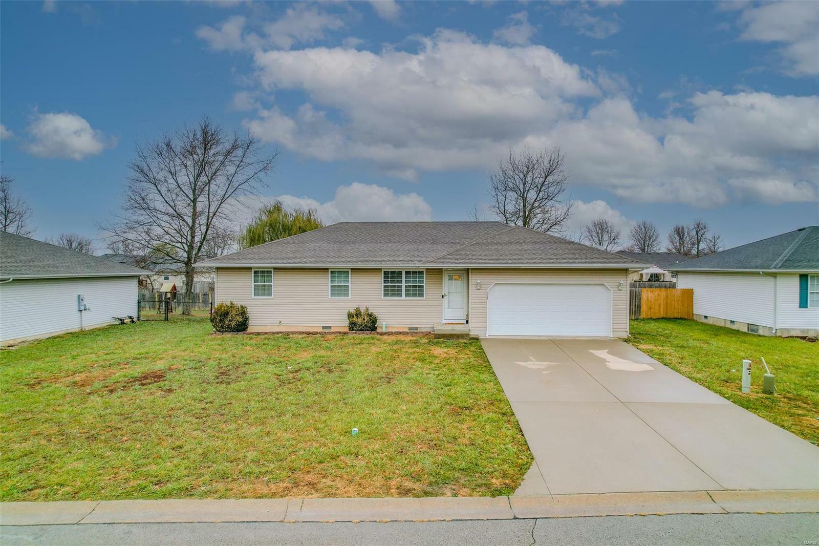 Property Photo:  1325 Jessalinn Drive  MO 65536 