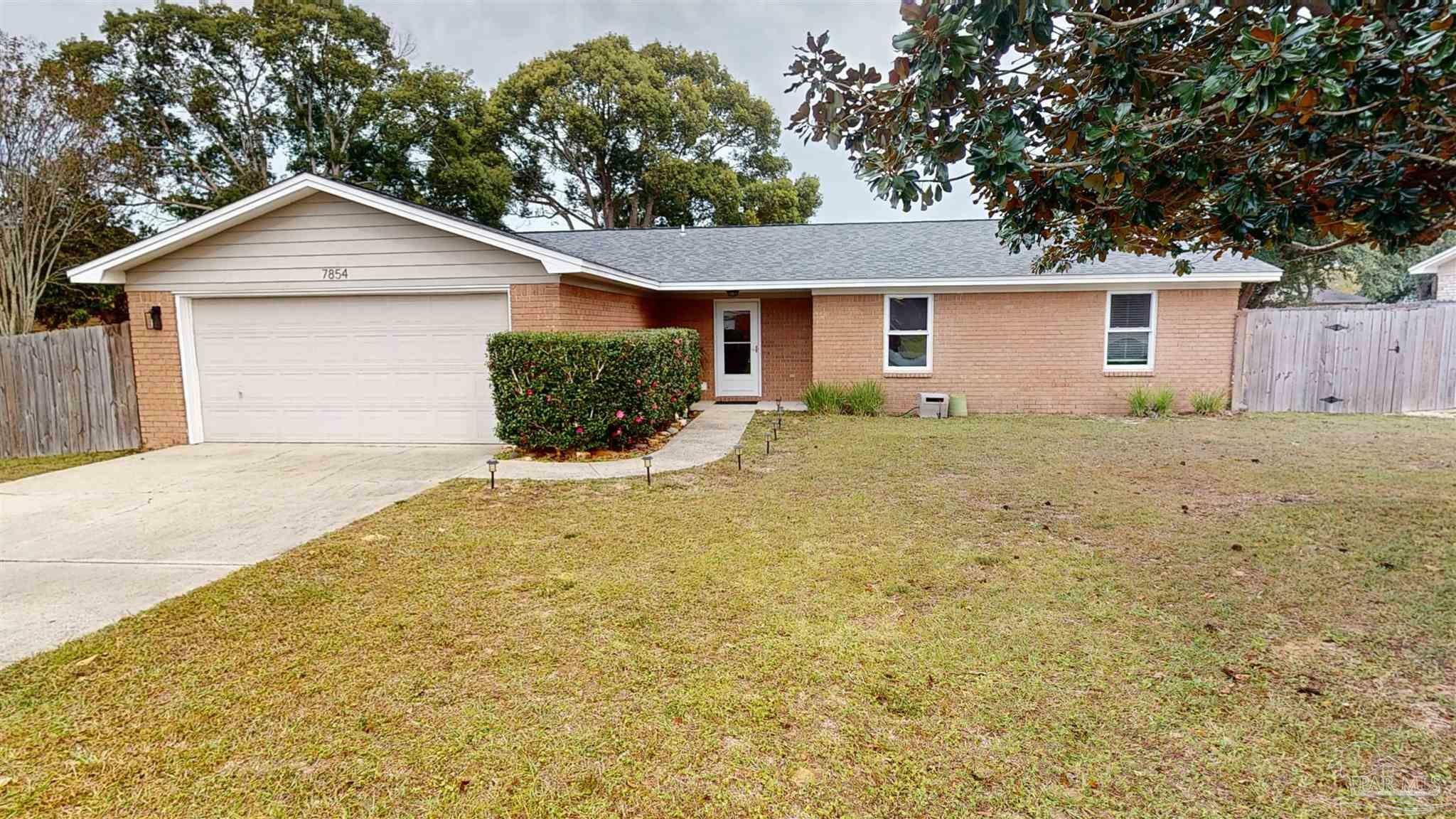 Property Photo: 7854 Skyview Blvd FL 32566