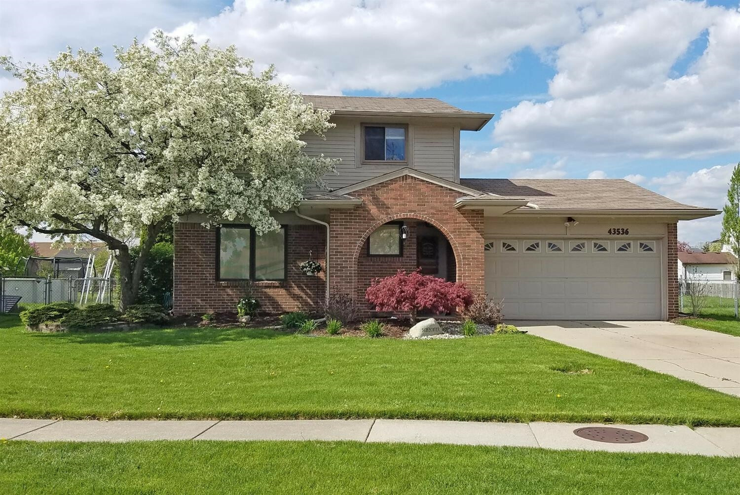 Property Photo:  43536 Laurelwood Court  MI 48187 