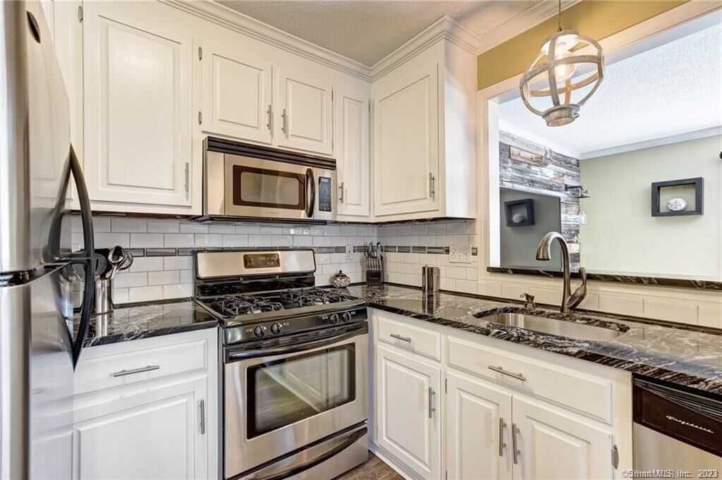 Property Photo:  1159 Highland Avenue 24B  CT 06708 