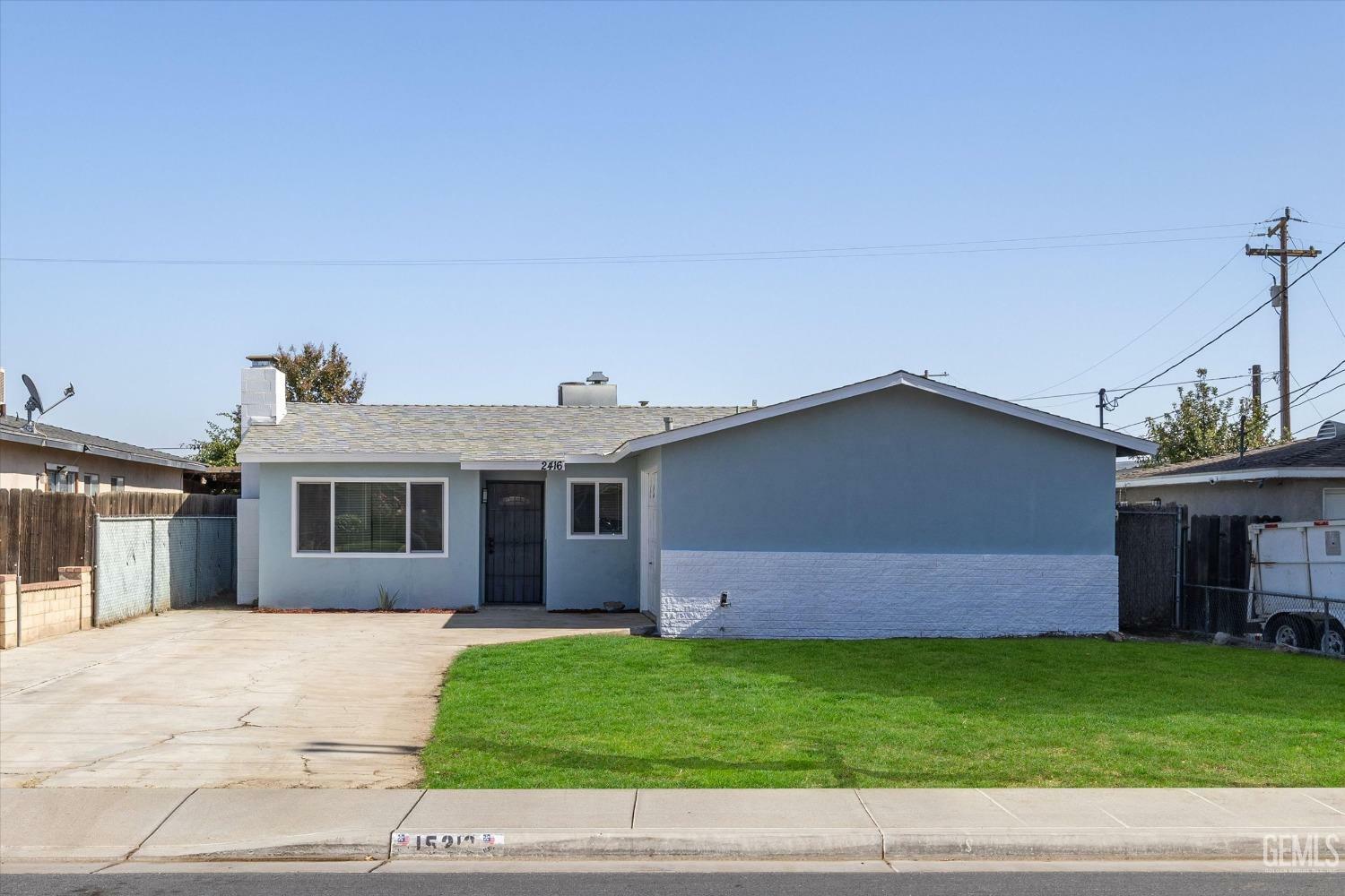 Property Photo:  2416 Delbert Street  CA 93312 