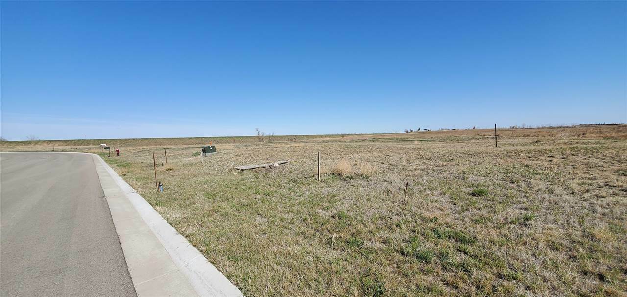 Property Photo:  425 14th St Block 35 Lot 8  ND 58852 